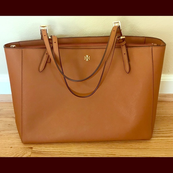 Tory Burch Handbags - Tory Burch nwot York small buckle tote in brown